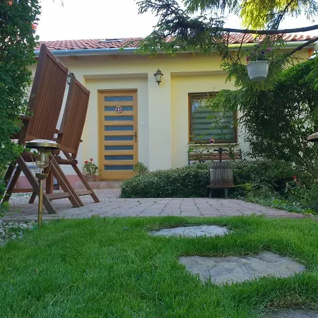 Fuered Deluxe Garden Apartment Balatonfured
