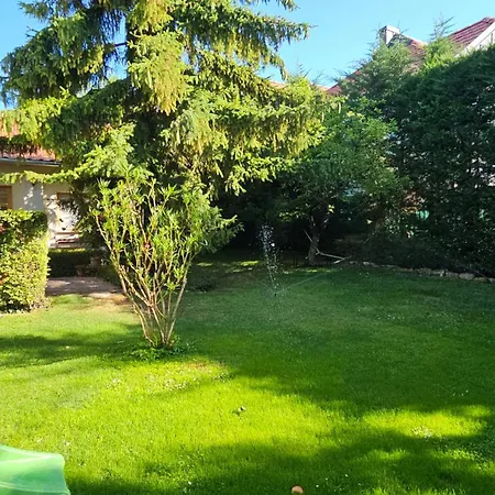 Fuered Deluxe Garden شقة بالاتونفوريد